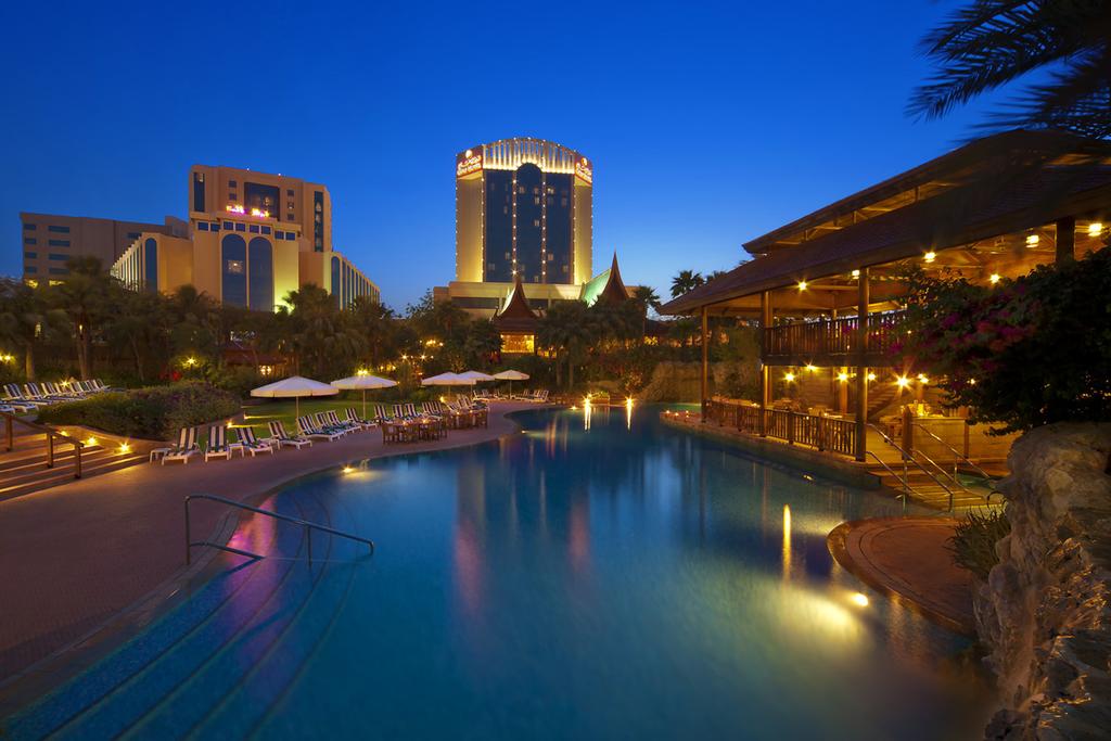 فندق Gulf Hotel Bahrain Convention & Spa